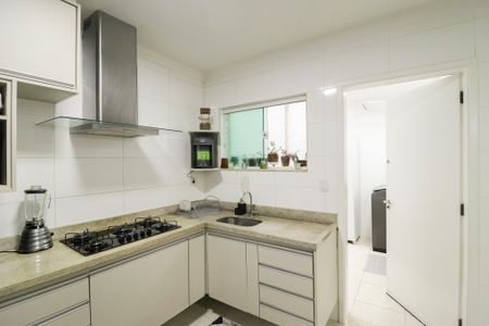 Cozinha e Área de Serviço de casa de condomínio à venda com 3 quartos, 155m² em Vila Guaca, São Paulo