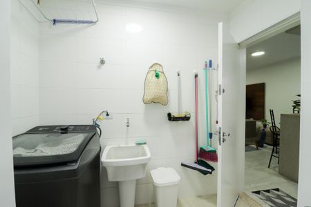 Casa de condomínio à venda com 155m², 3 quartos e 2 vagasCozinha e Área de Serviço