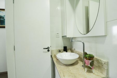 Casa de condomínio à venda com 155m², 3 quartos e 2 vagasBanheiro Social