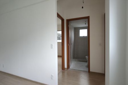 Sala de apartamento para alugar com 2 quartos, 48m² em Taquara, Rio de Janeiro