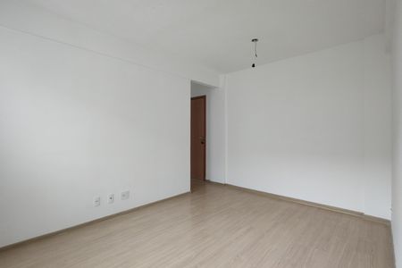 Sala de apartamento para alugar com 2 quartos, 48m² em Taquara, Rio de Janeiro