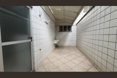 Apartamento à venda com 145m², 2 quartos e 2 vagas Apartamento à venda com 145m², 2 quartos e 2 vagasÁrea de serviço