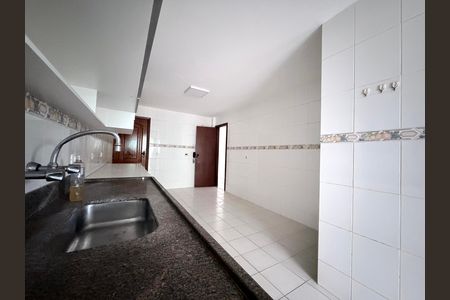 Apartamento para alugar com 197m², 3 quartos e 3 vagasCozinha