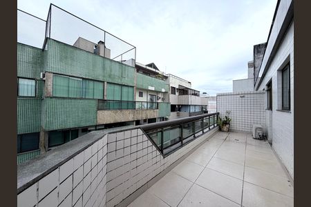 Apartamento para alugar com 197m², 3 quartos e 3 vagasFundos