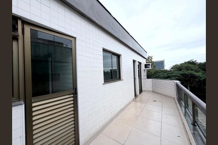 Apartamento para alugar com 197m², 3 quartos e 3 vagasFundos