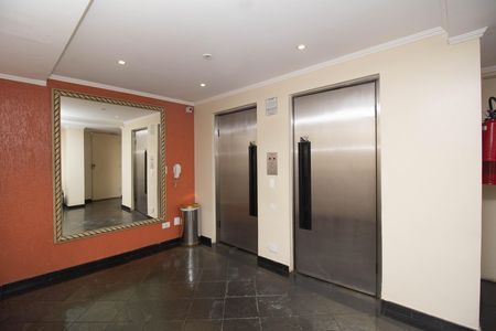 Apartamento para alugar com 68m², 2 quartos e 1 vagaHall social