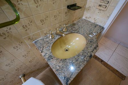Apartamento à venda com 100m², 3 quartos e 3 vagas Apartamento à venda com 100m², 3 quartos e 3 vagasBanheiro