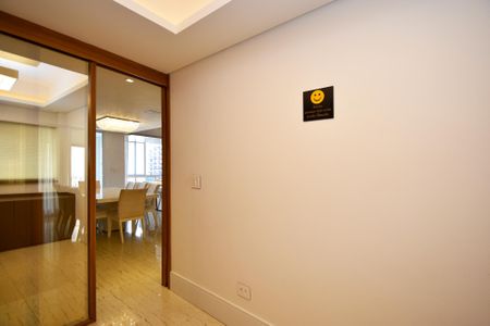 Apartamento à venda com 250m², 3 quartos e 2 vagassala escritorio