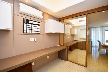 Apartamento à venda com 250m², 3 quartos e 2 vagassala escritorio