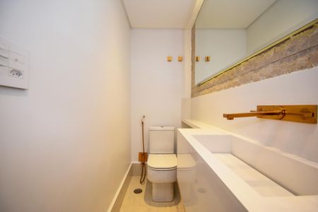 Apartamento à venda com 250m², 3 quartos e 2 vagaslavabo