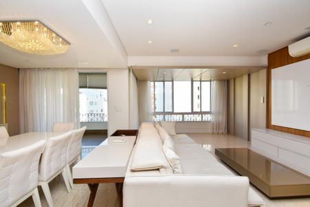 sala de estar de apartamento para alugar com 3 quartos, 250m² em Jardim Paulista, São Paulo