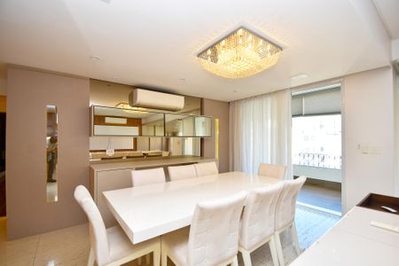 Apartamento à venda com 250m², 3 quartos e 2 vagassala de jantar