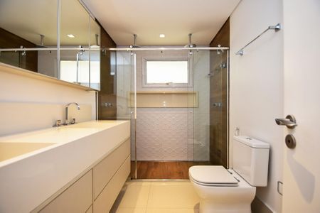 Apartamento à venda com 250m², 3 quartos e 2 vagasbanheiro