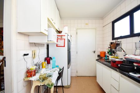 cozinha de apartamento à venda com 2 quartos, 86m² em Pinheiros, São Paulo