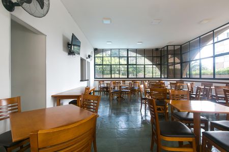 Apartamento para alugar com 57m², 2 quartos e 2 vagas Apartamento para alugar com 57m², 2 quartos e 2 vagasÁrea comum - Salão de Festas
