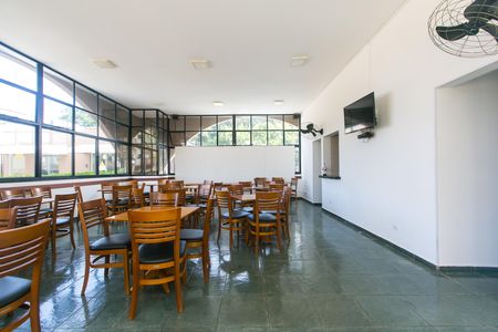 Apartamento para alugar com 57m², 2 quartos e 2 vagas Apartamento para alugar com 57m², 2 quartos e 2 vagasÁrea comum - Salão de Festas