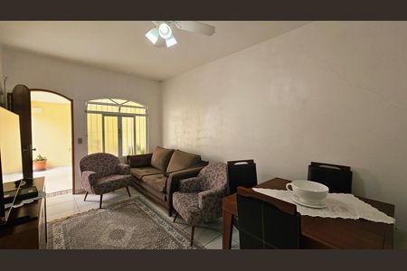 Casa à venda com 124m², 2 quartos e 1 vaga