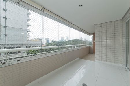 Apartamento para alugar com 120m², 3 quartos e 2 vagas Apartamento para alugar com 120m², 3 quartos e 2 vagasVaranda