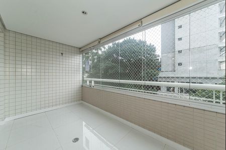 Apartamento para alugar com 120m², 3 quartos e 2 vagas Apartamento para alugar com 120m², 3 quartos e 2 vagasVaranda