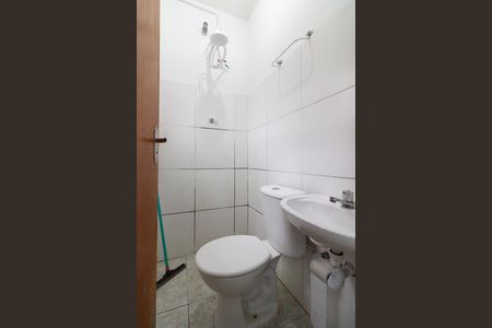 Casa para alugar com 70m², 2 quartos e sem vaga Casa para alugar com 70m², 2 quartos e sem vagaBanheiro