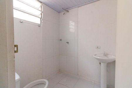 Banheiro de casa para alugar com 1 quarto, 62m² em Jardim Raposo Tavares, São Paulo