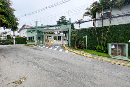 Casa de condomínio para alugar com 230m², 3 quartos e 4 vagas Casa de condomínio para alugar com 230m², 3 quartos e 4 vagasFachada Condomínio