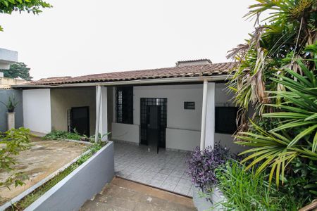 Casa de condomínio para alugar com 230m², 3 quartos e 4 vagas Casa de condomínio para alugar com 230m², 3 quartos e 4 vagasEntrada