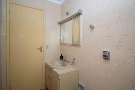 Casa para alugar com 94m², 3 quartos e 1 vaga Casa para alugar com 94m², 3 quartos e 1 vagaBanheiro 2