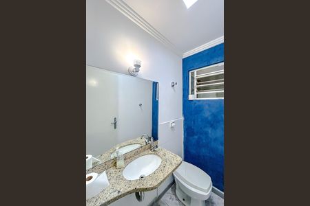Casa para alugar com 318m², 5 quartos e 2 vagasBanheiro 1