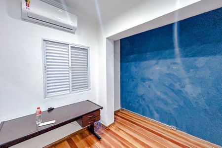Casa para alugar com 318m², 5 quartos e 2 vagasQuarto 2