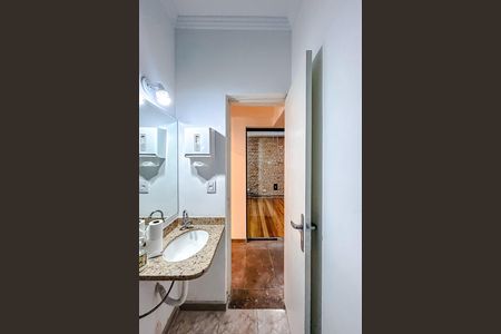 Casa para alugar com 318m², 5 quartos e 2 vagasBanheiro 1