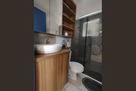 Banheiro de apartamento à venda com 3 quartos, 72m² em Jardim Maria Rosa, Taboão da Serra