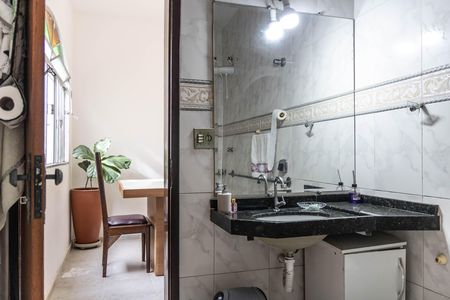 Casa à venda com 420m², 3 quartos e 4 vagas Casa à venda com 420m², 3 quartos e 4 vagasBanheiro 2
