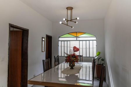 Casa à venda com 420m², 3 quartos e 4 vagas Casa à venda com 420m², 3 quartos e 4 vagasCopa