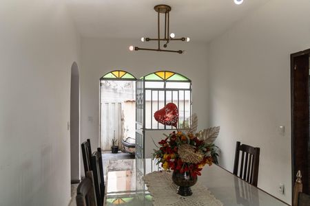 Casa à venda com 420m², 3 quartos e 4 vagas Casa à venda com 420m², 3 quartos e 4 vagasCopa