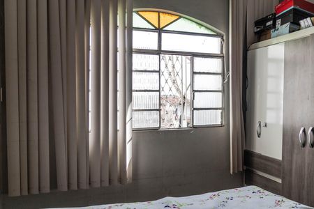 Quarto 2 de casa à venda com 3 quartos, 420m² em Jardim Montanhês, Belo Horizonte