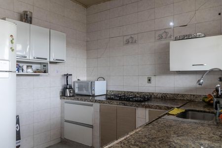Casa à venda com 420m², 3 quartos e 4 vagas Casa à venda com 420m², 3 quartos e 4 vagasCozinha
