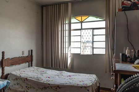 Quarto 2 de casa à venda com 3 quartos, 420m² em Jardim Montanhês, Belo Horizonte