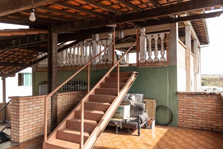Casa à venda com 420m², 3 quartos e 4 vagas Casa à venda com 420m², 3 quartos e 4 vagasVaranda