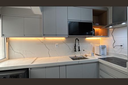Cozinha de apartamento à venda com 2 quartos, 66m² em Pinheiros, São Paulo