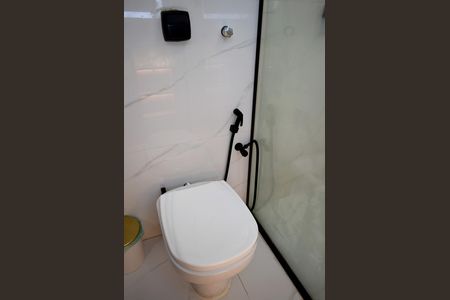 Apartamento para alugar com 66m², 2 quartos e sem vagaBanheiro