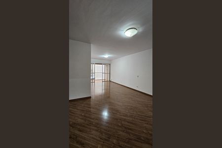 Apartamento à venda com 118m², 3 quartos e 1 vaga Apartamento à venda com 118m², 3 quartos e 1 vagaSala