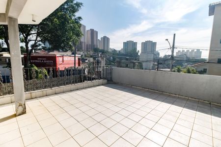 Casa para alugar com 120m², 3 quartos e 1 vaga Casa para alugar com 120m², 3 quartos e 1 vagaVaranda