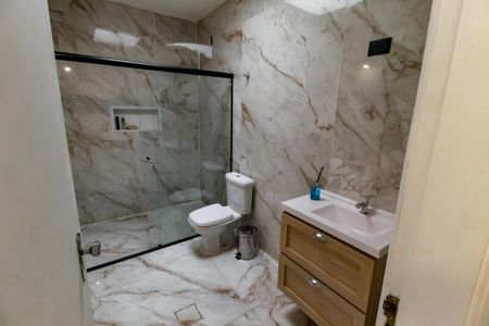 Casa para alugar com 120m², 3 quartos e 1 vaga Casa para alugar com 120m², 3 quartos e 1 vagaBanheiro Corredor