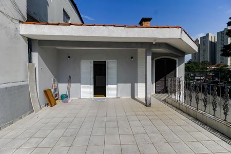 Casa para alugar com 120m², 3 quartos e 1 vaga Casa para alugar com 120m², 3 quartos e 1 vagaVaranda