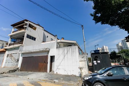 Casa para alugar com 120m², 3 quartos e 1 vaga Casa para alugar com 120m², 3 quartos e 1 vagaFachada