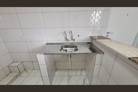 Casa para alugar com 1 quarto, 56m² em Jardim Meliunas, Itaquaquecetuba