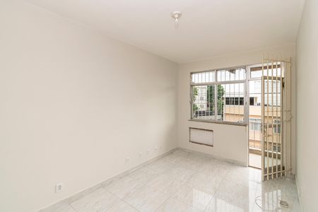 Sala de apartamento para alugar com 2 quartos, 42m² em Vista Alegre, Rio de Janeiro