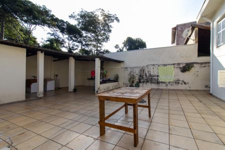 Casa à venda com 150m², 3 quartos e 3 vagas Casa à venda com 150m², 3 quartos e 3 vagasÁrea externa