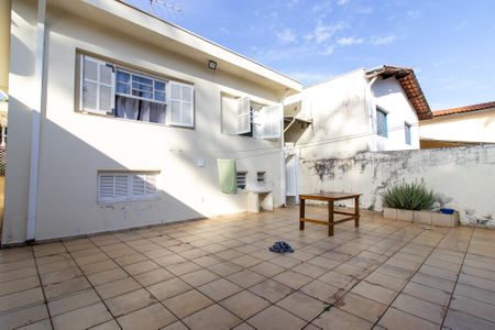 Casa à venda com 150m², 3 quartos e 3 vagas Casa à venda com 150m², 3 quartos e 3 vagasÁrea externa